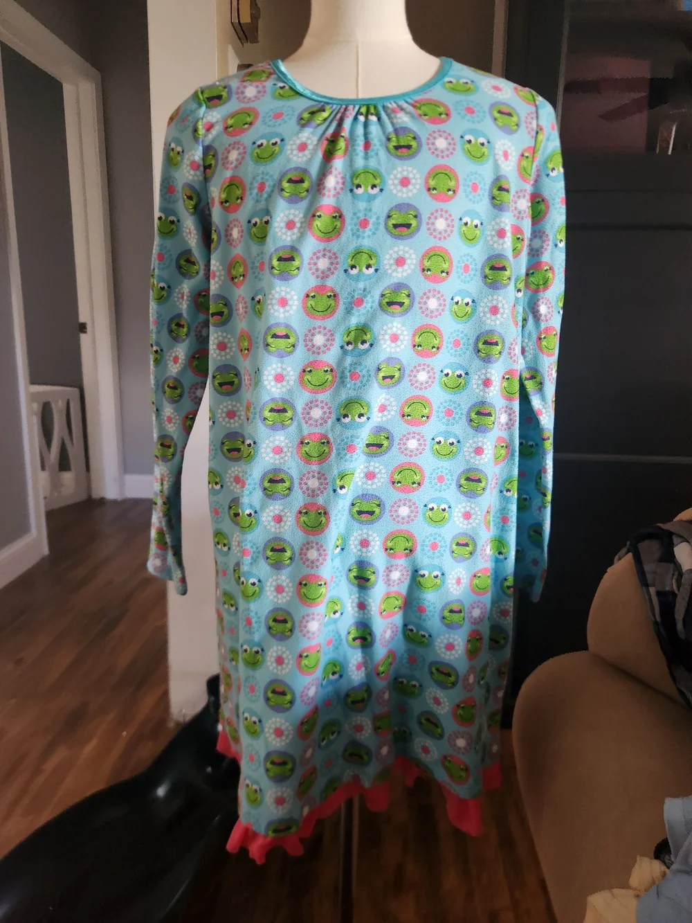 Girls' Light Blue Frog-Print Nightgown with Pink Ruffle Trim